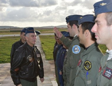 Ο Α/ΓΕΑ σε Λάρισα, ΕΚΑΕ,130ΣΜ για Aνταλλαγή Eυχών